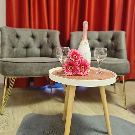 Appartement Studio Red à Braşov Extérieur photo