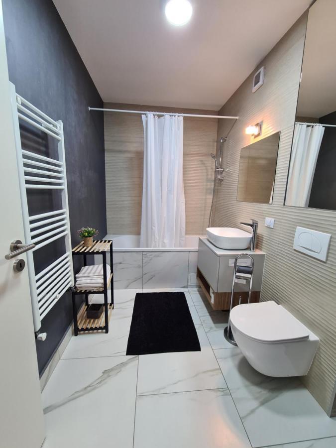 Appartement Studio Red à Braşov Extérieur photo